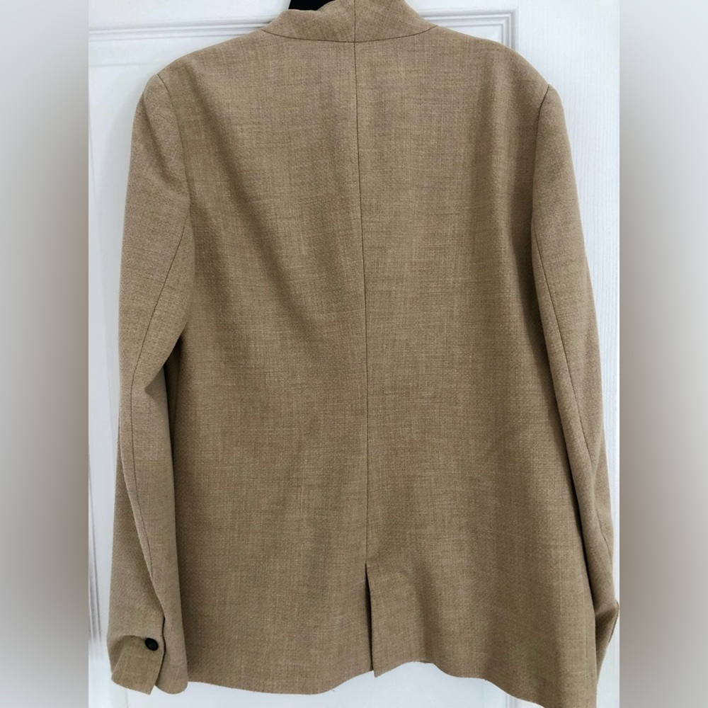 Zara Women’s Tan Oversized Blazer - Picture 3 of 6